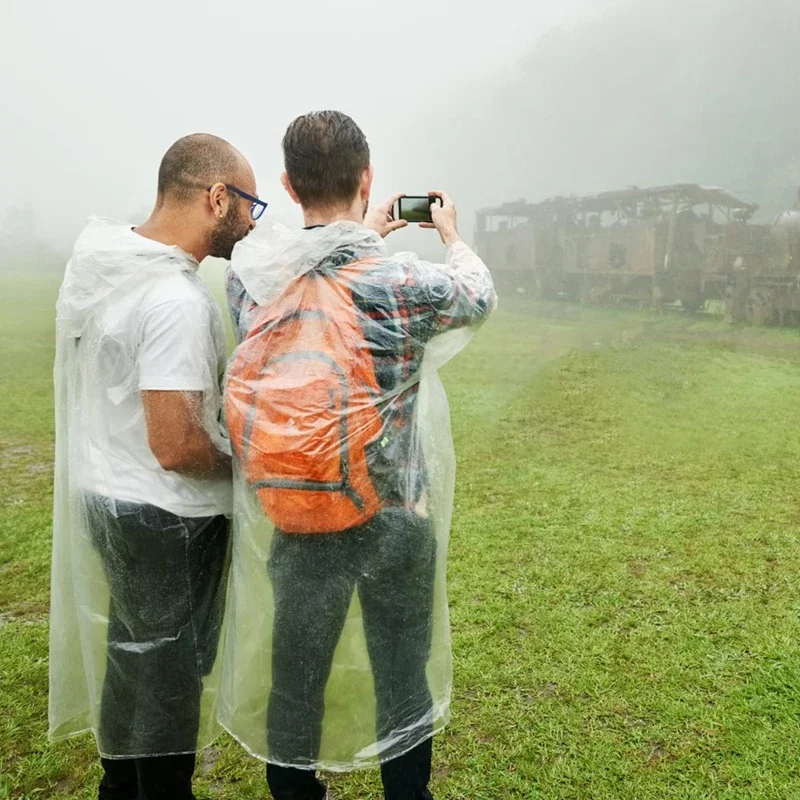 Disposable Waterproof Raincoat - đánh giá và giá Emergency Poncho Rain